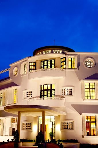 Living in an Art Deco space in Hue 3